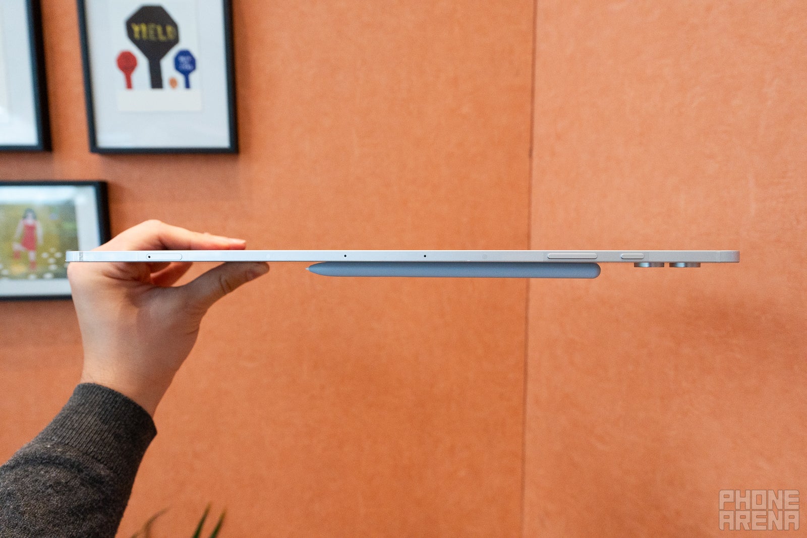 The side of the Galaxy Tab S10 Ultra, showing how thin it is