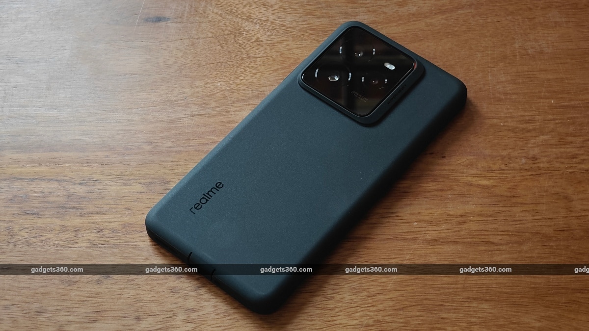 realme gt 7 pro review premium case gadgets 360 RealmeGT7Pro  Realme